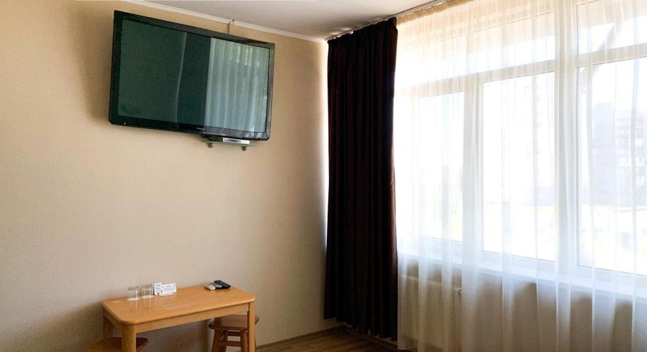 Etoile Hotell Charkiv Exteriör bild