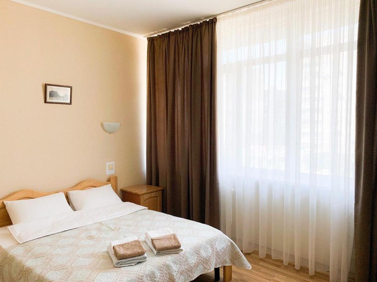Etoile Hotell Charkiv Exteriör bild